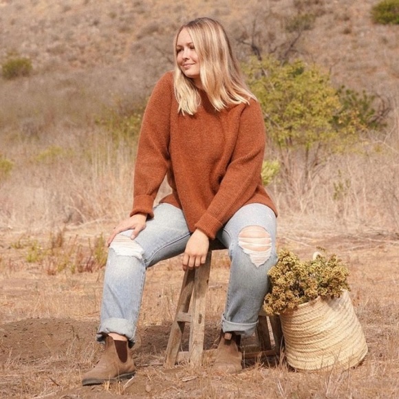 Carly Jean Los Angeles Sweaters - Carly Jean Los Angeles Pierce Sweater Rust